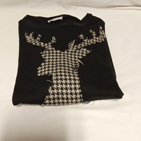 Lost Petal Linens Reindeer Sweater - Picture 3 of 5